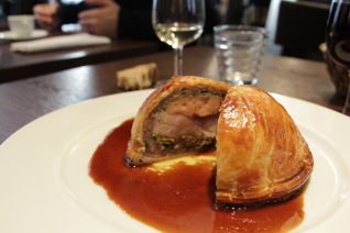 佐伯幸太郎の美女と美食三昧　ずるいよ君はずるいよあんな奴と「PHILOU （フィル）」