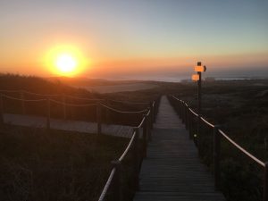 父子旅の記憶「ユーラシア大陸最西端のホテルでぼくら父子は沈む夕陽を見た」