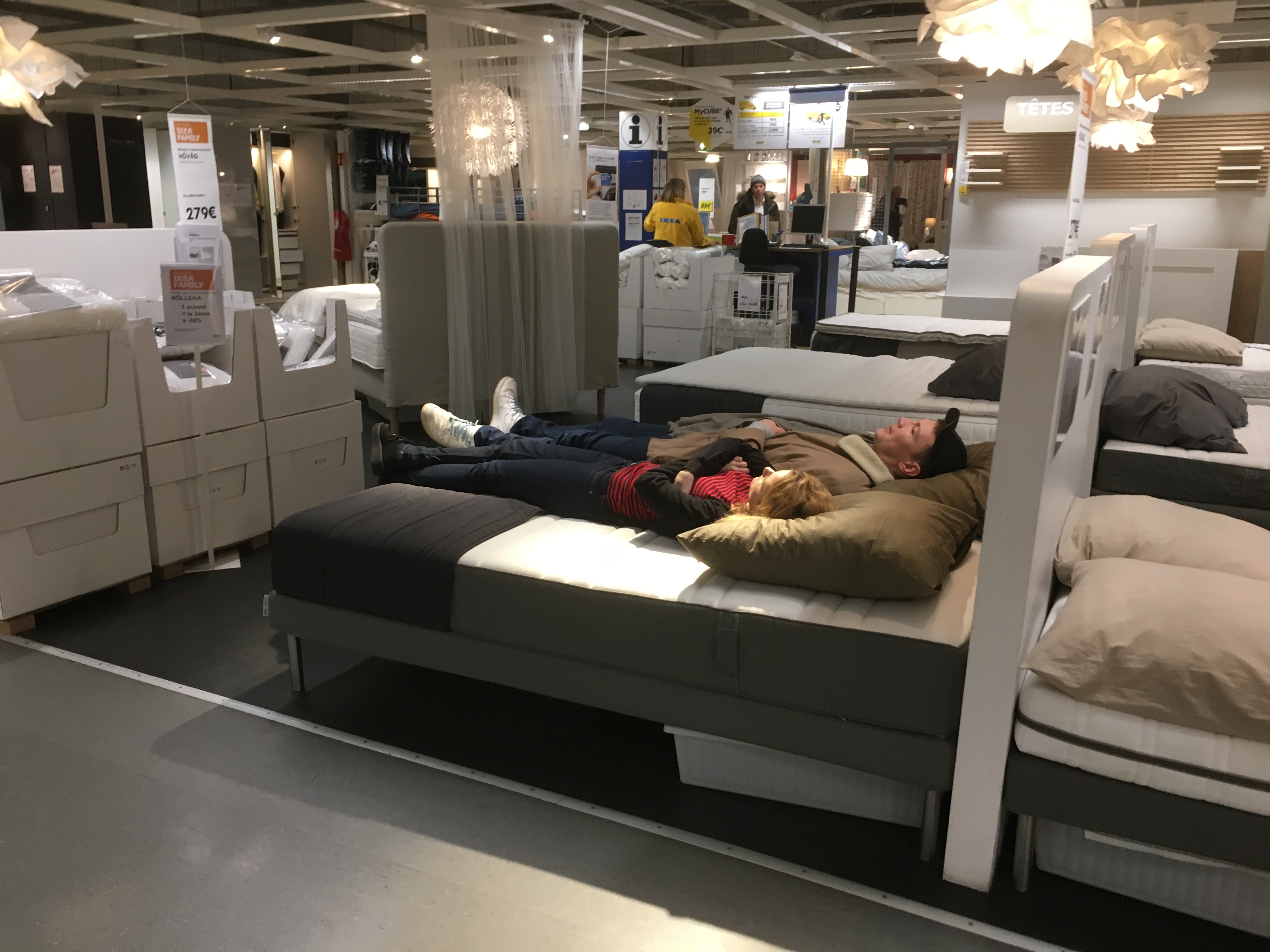 人生は後始末「息子と行く、ＩＫＥＡ　パリ」