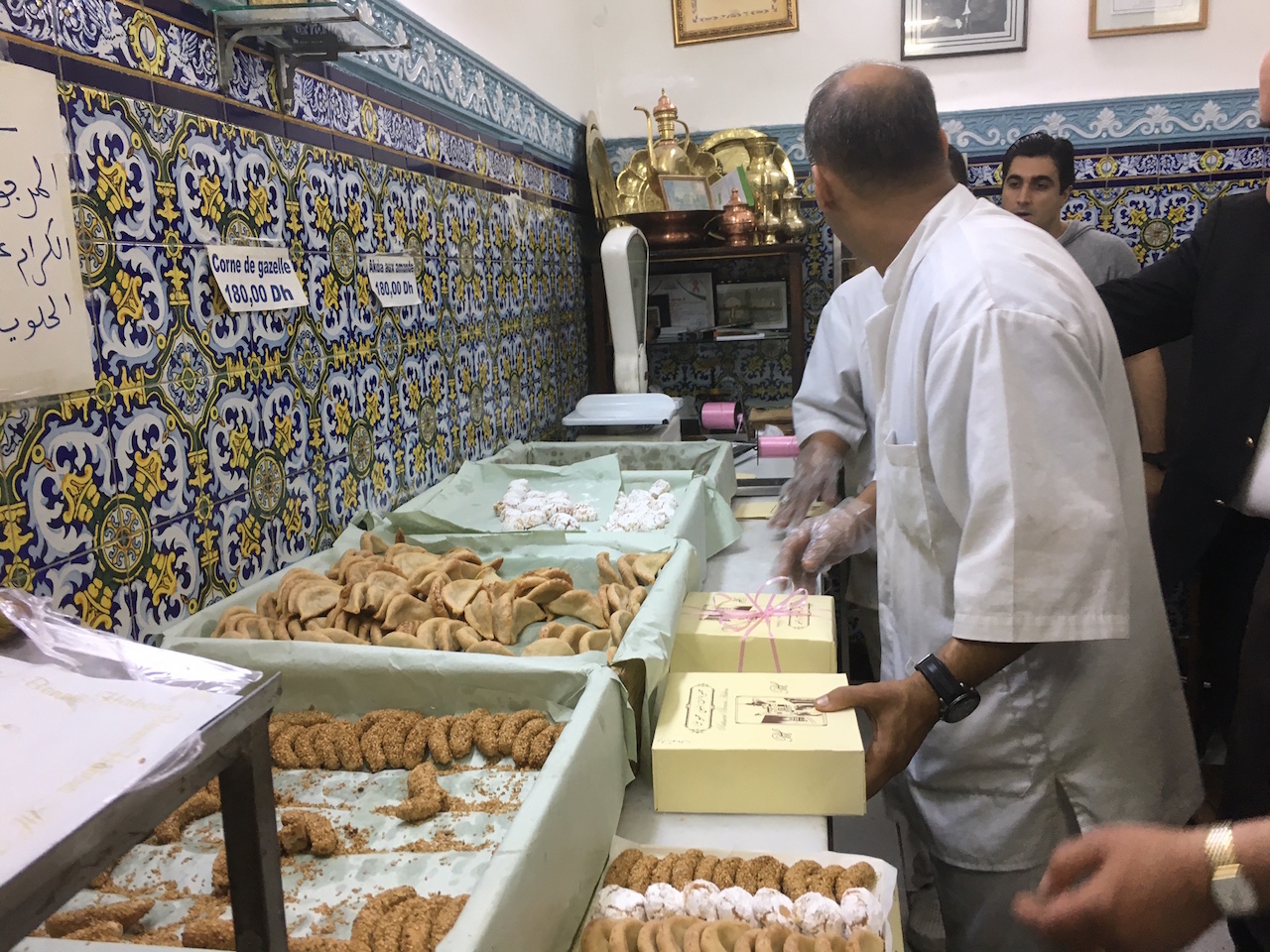 異邦人旅日記「一度は食べたいアラブ菓子のすべて」