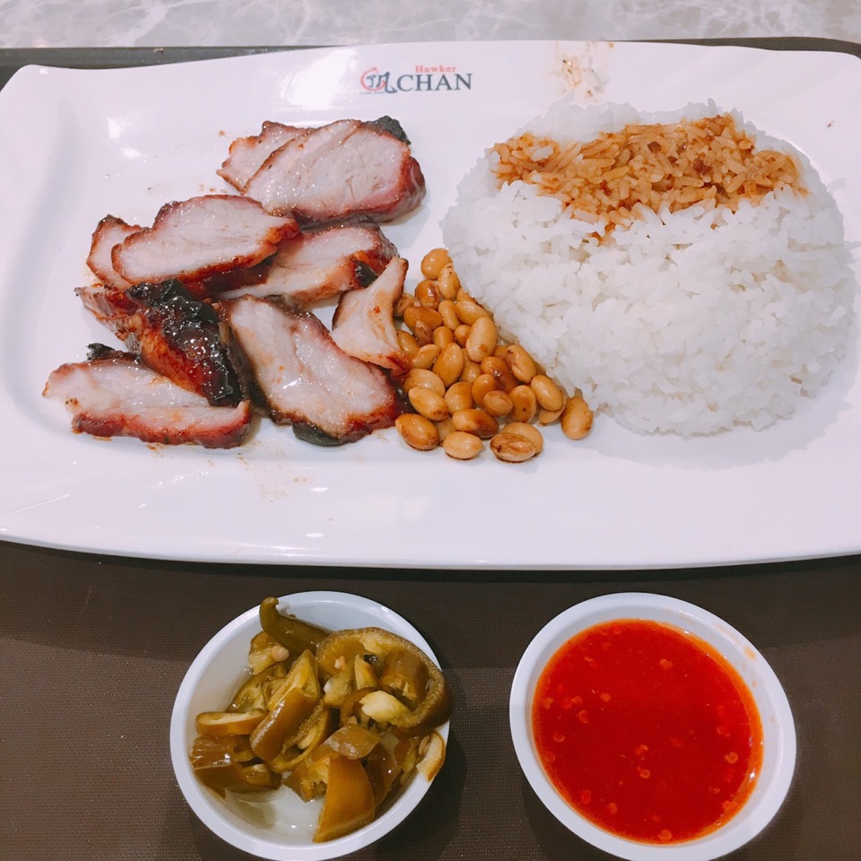 シンガポーリアンの食事情「3食外食生活を助けるホーカーセンター」