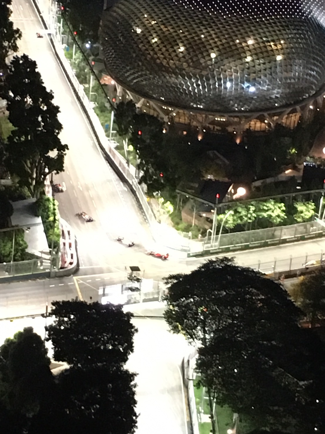 迫力の公道ナイトレース！ F1シンガポールグランプリ