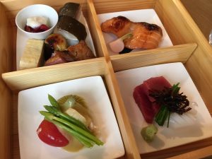 佐伯幸太郎の美女と美食三昧「佐伯の三ツ星、パリの京料理、ENYAA」