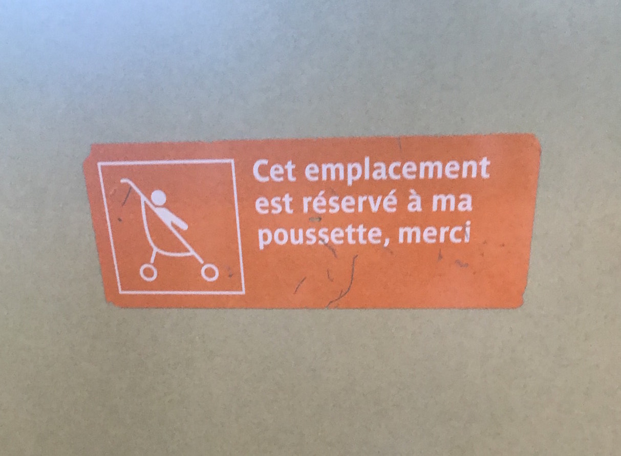 フランスで子育て「日本とフランスの違い　新生児連れで外出」