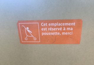 フランスで子育て「日本とフランスの違い　新生児連れで外出」