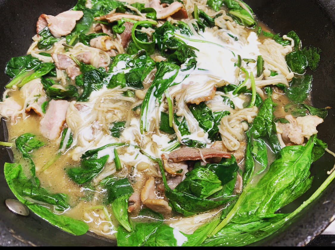 父ちゃんの料理教室「夕飯に、濃厚ラーメンのようなエノキベーコンの和風オイルパスタ」