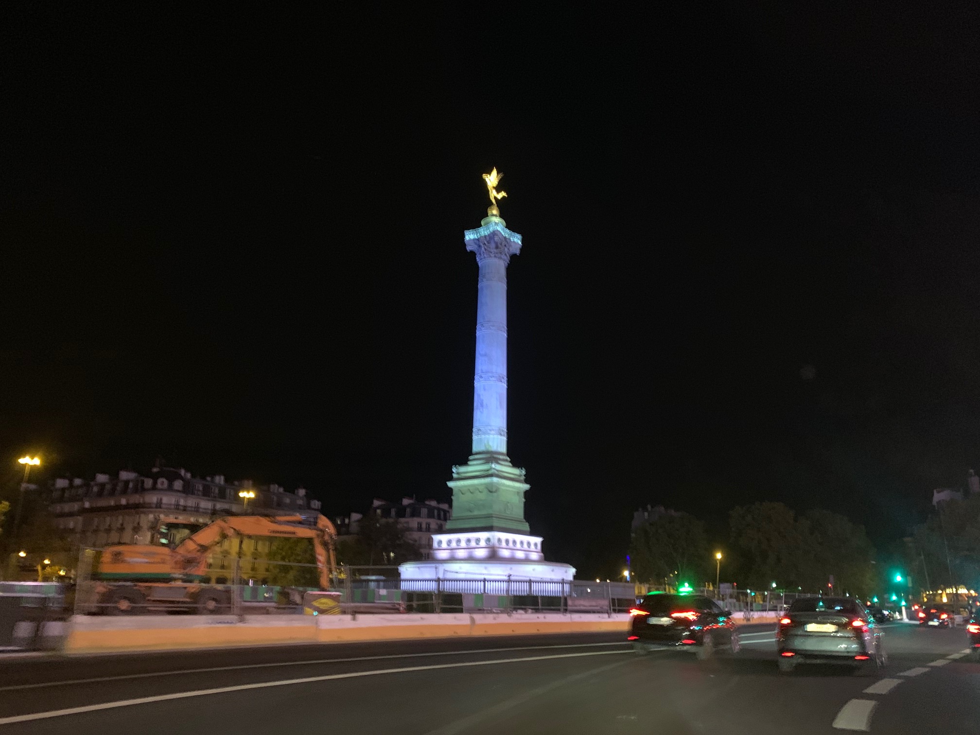 滞仏日記「テロがあった夜に、女性だけの夜会に招かれ、人間に出会った」