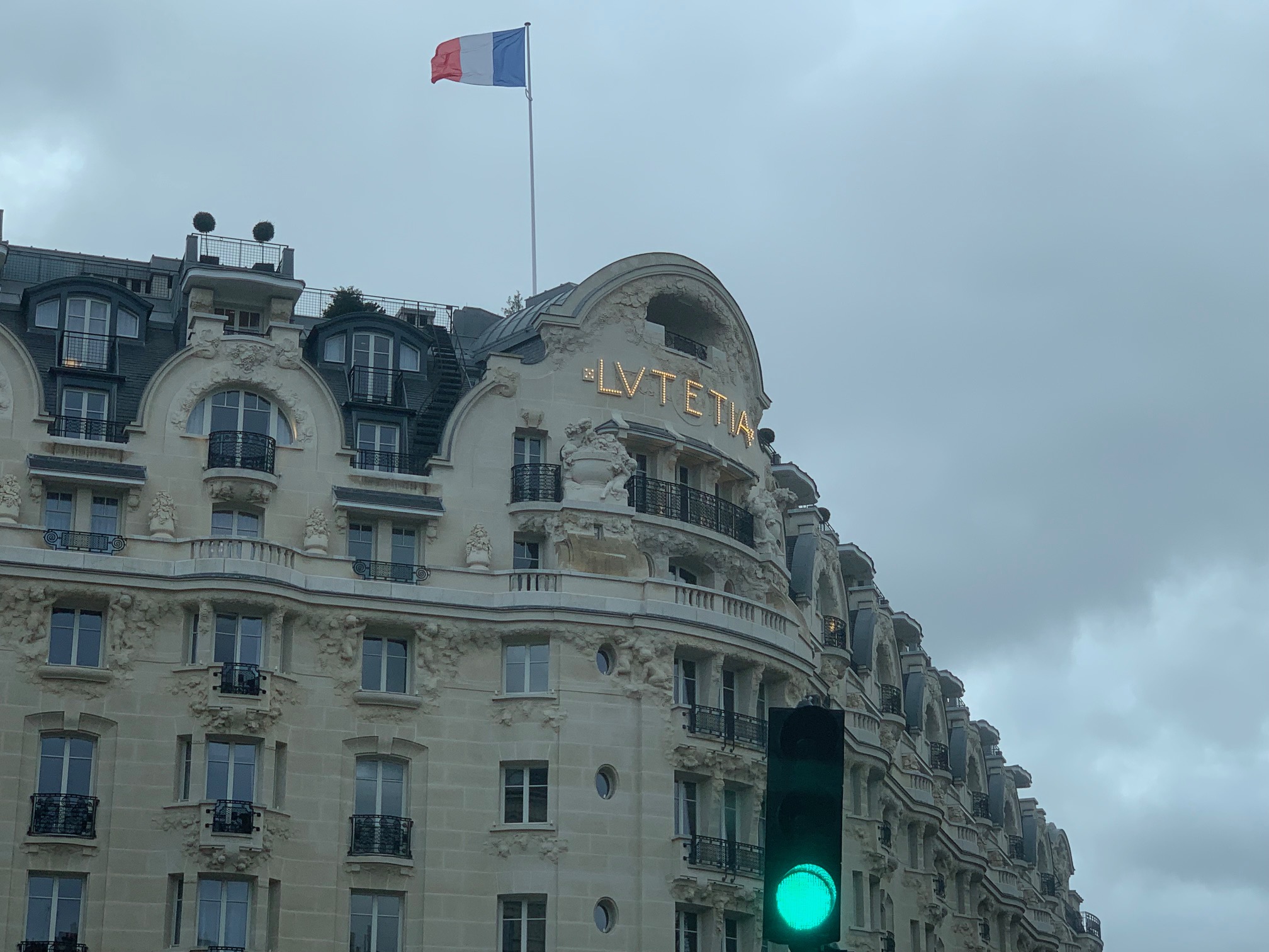 フランス語日記「フランス人が立ち直る時に使う魔法の言葉、１０選」