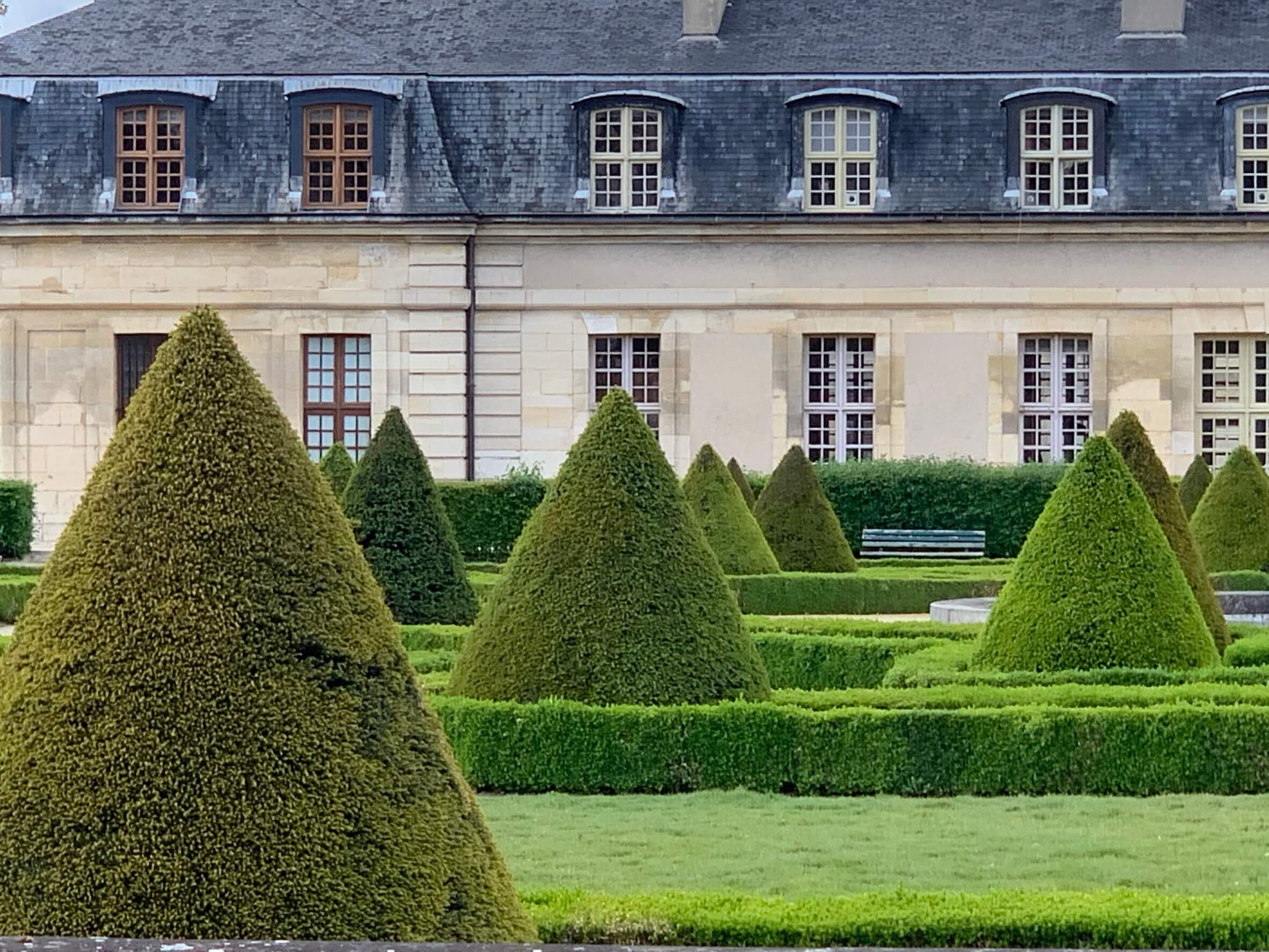 滞仏日記「９月入学か４月入学か、その議論の前に」