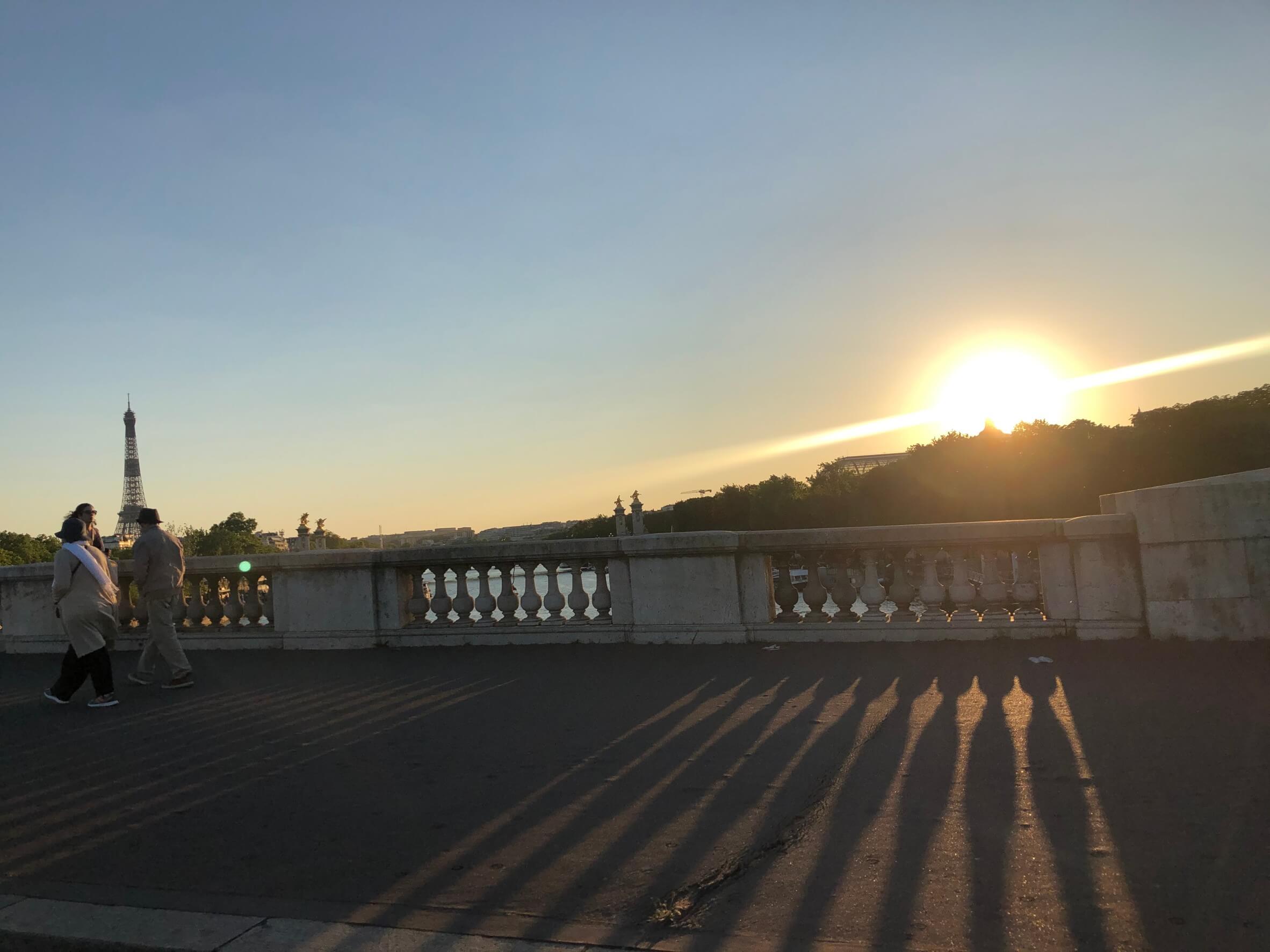 リサイクル日記「凱旋門の向こうに沈むシャンゼリゼの夕陽」