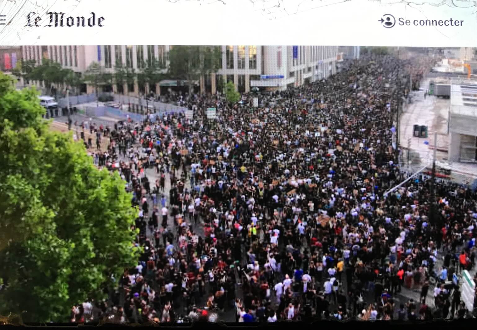 滞仏日記「ぼくの目の前で、不意に黒人青年が警察に取り押さえられた」