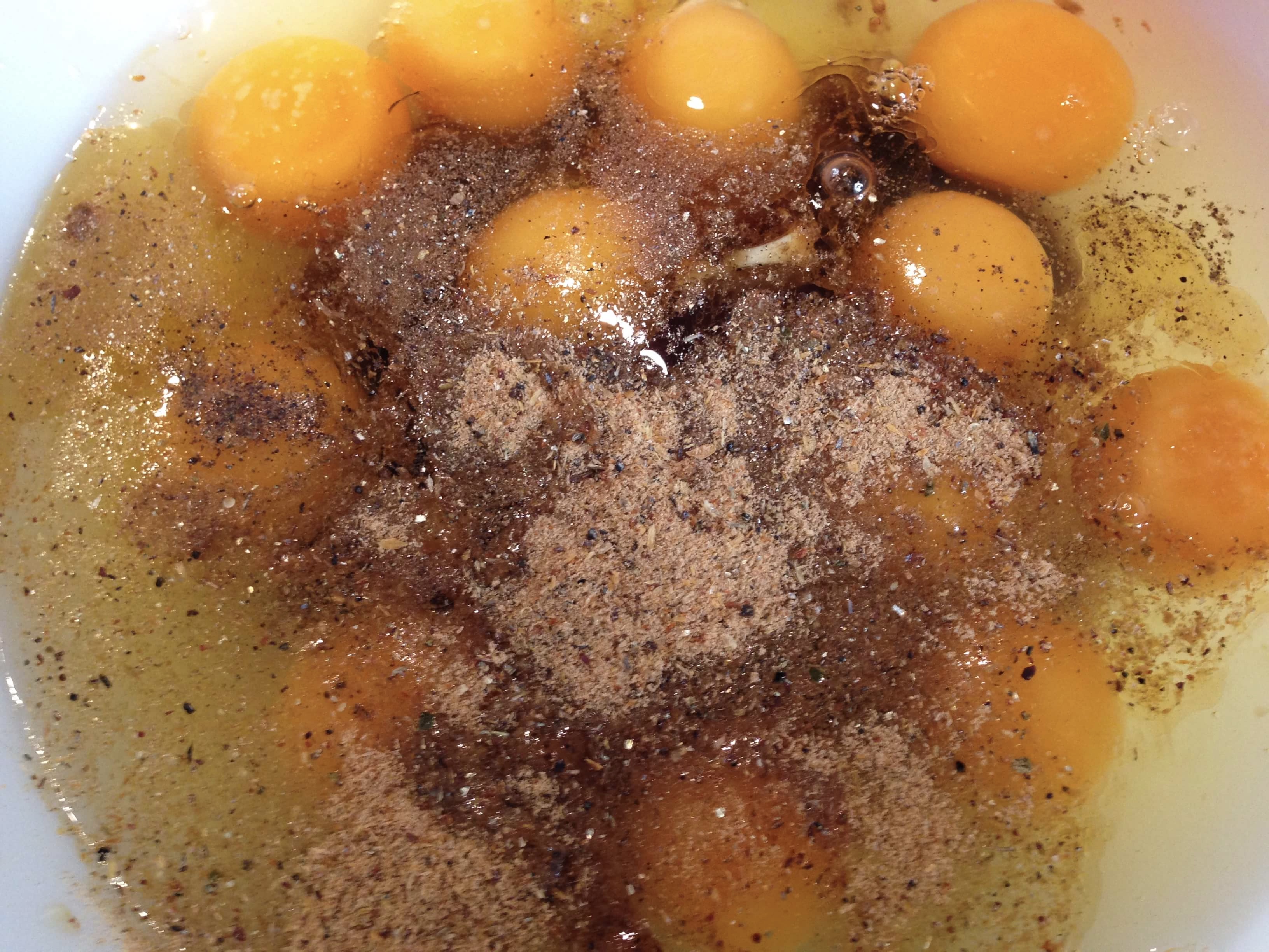 仏飯教室「今日は美術関係者が集まるので、父ちゃんの特大卵焼きで向かえうつ！」