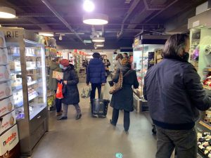 パリ最新情報「まとめ。次々とコロナワクチンを義務化する各国の状況」