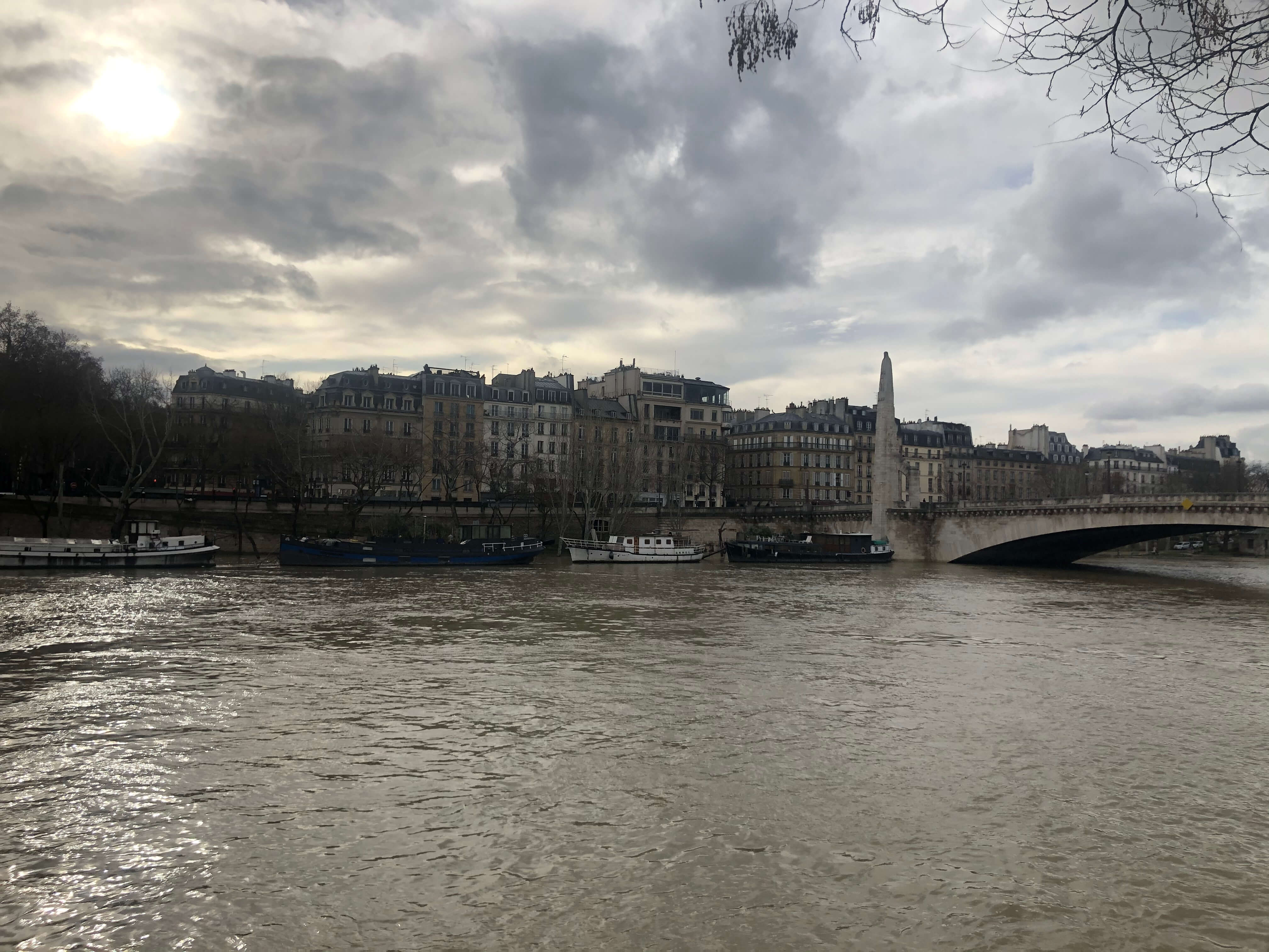 退屈日記「パリが水の都ベニスのようになりました」