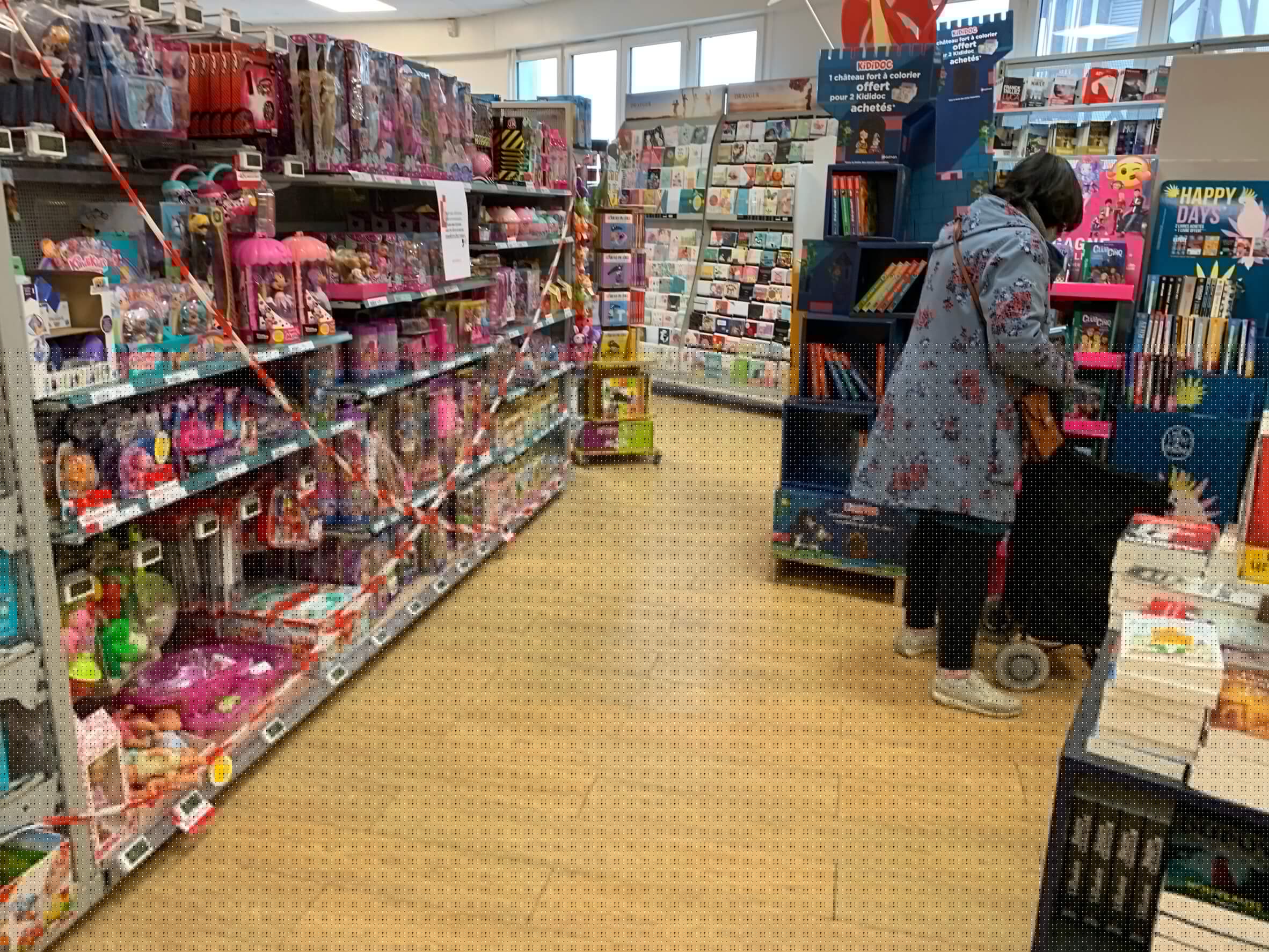 パリ最新情報「ロックダウン中、販売できる品、販売できない品の線引き」