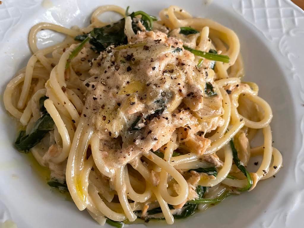 保存版・父ちゃんの料理教室「今夜の食卓に！辻家の定番、サーモンの味噌クリームパスタ～」