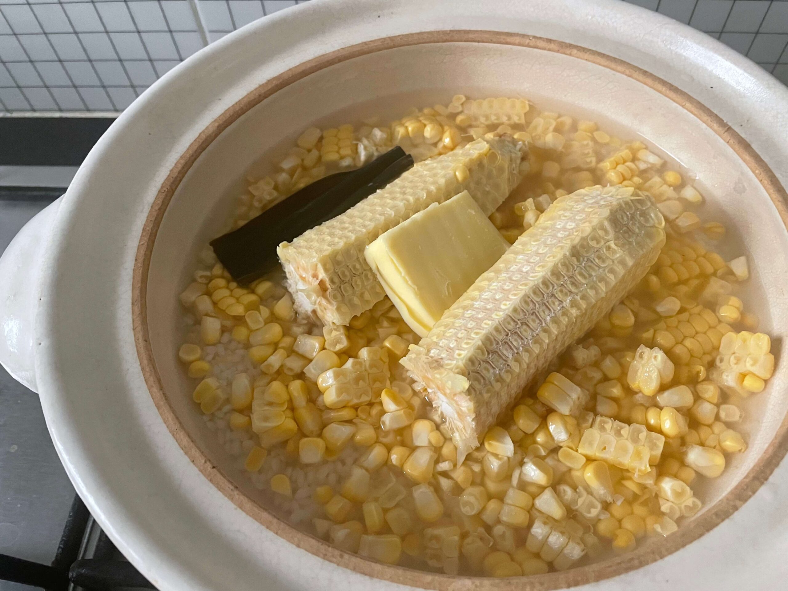 今が旬、夏ごはん日記「トウモロコシご飯の思い出、ぼくの夏のご馳走だった」
