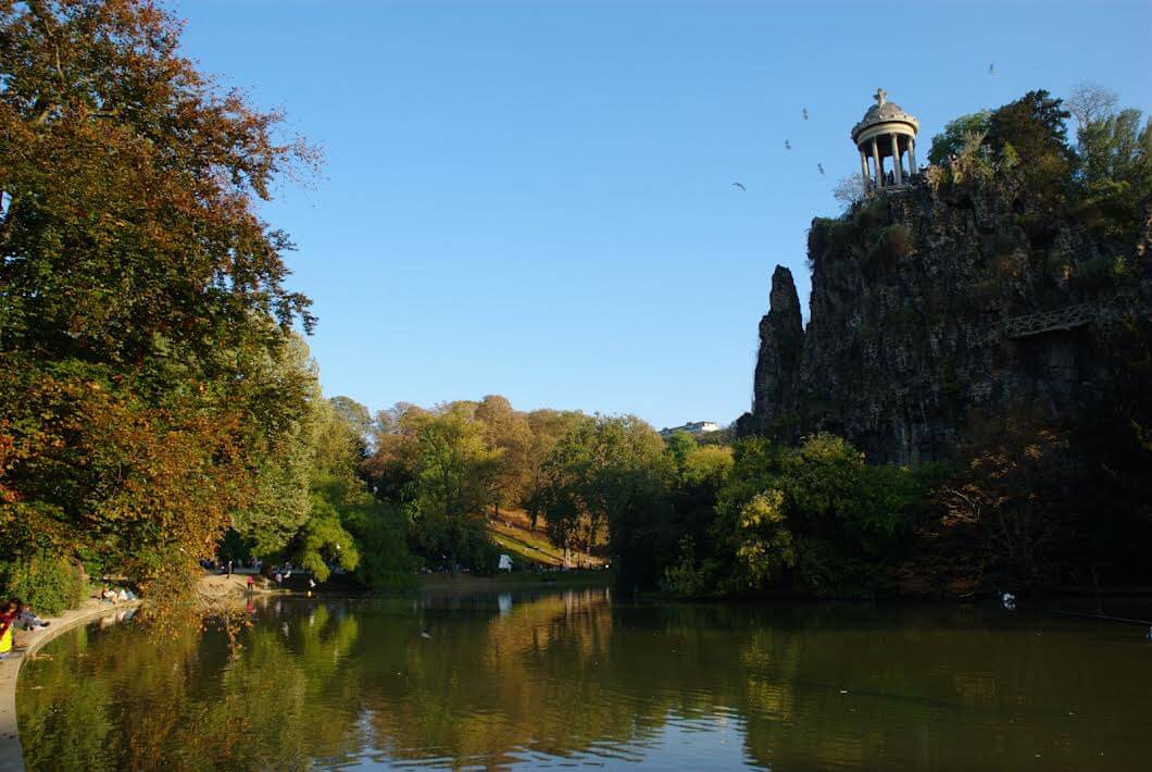 「日仏の公園の違いを比較しながら、公園をとりまく景観を考察する」