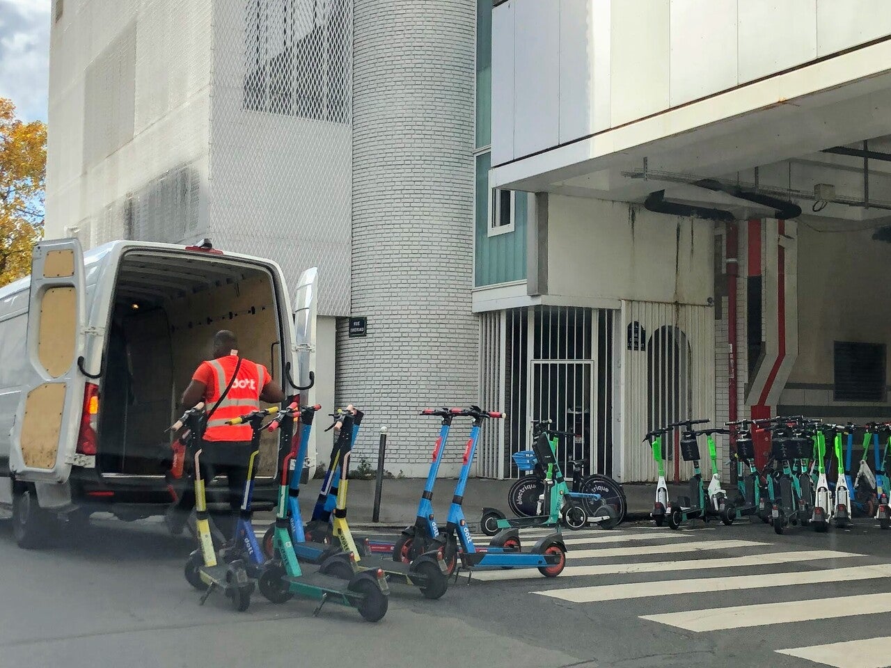 パリ最新情報「100％自転車都市を目指すパリ市の作戦とは！？」