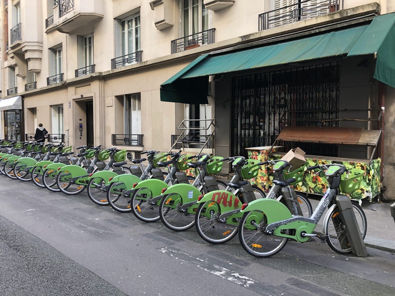 パリ最新情報「100％自転車都市を目指すパリ市の作戦とは！？」