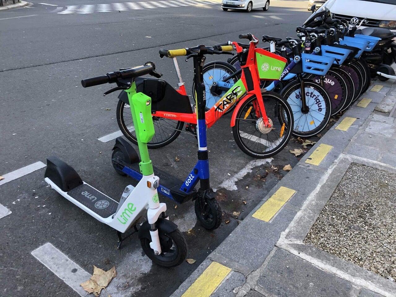 パリ最新情報「100％自転車都市を目指すパリ市の作戦とは！？」