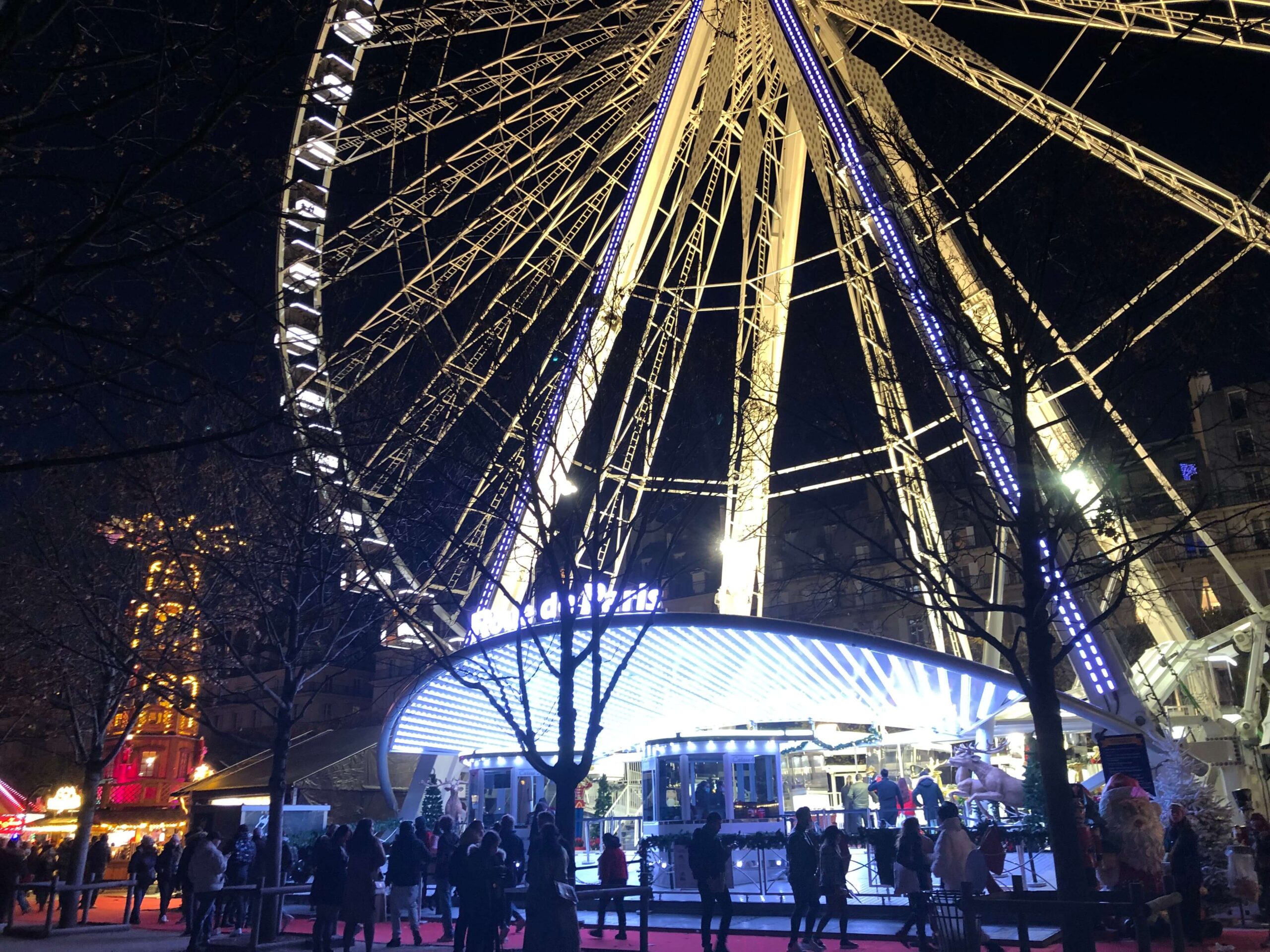 パリ最新情報「パリで一番大きなクリスマスマーケット、チュルリー公園」