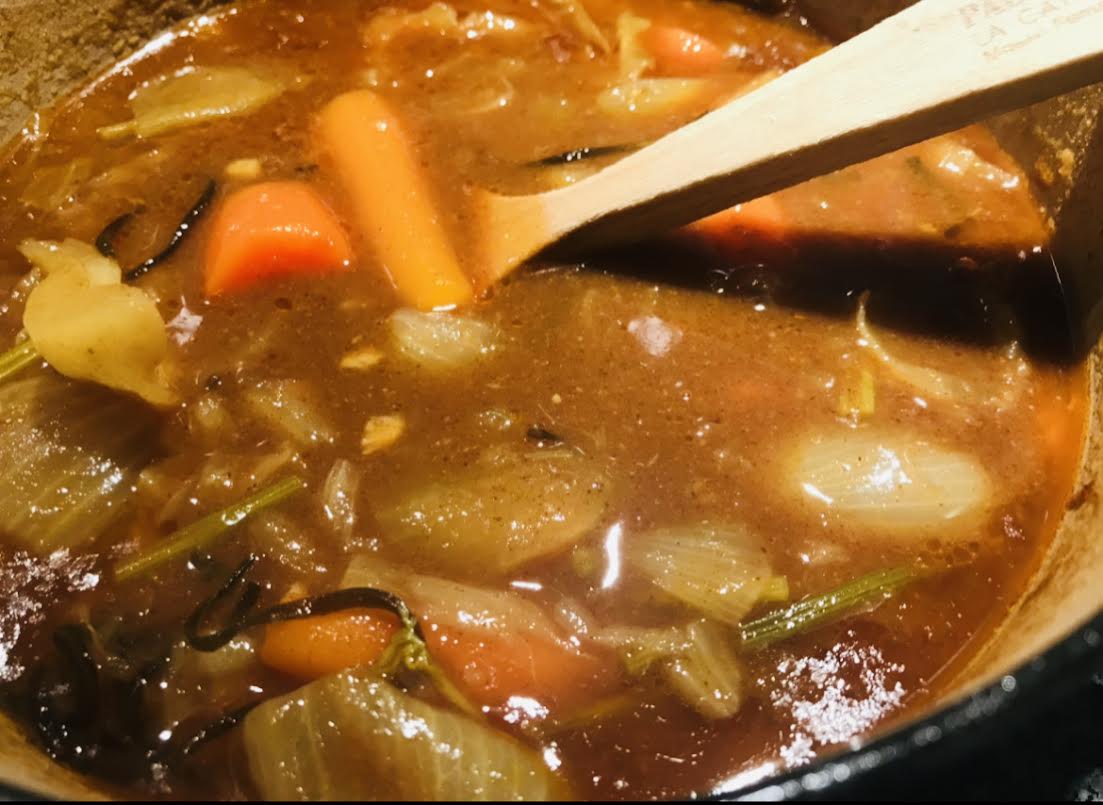 真夜中日記「やっぱり、おせちに飽きたらカレーなのであーる！！！」