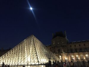 パリ最新情報「視覚と嗅覚のコラボが実現。進化するパリのアートシーン」