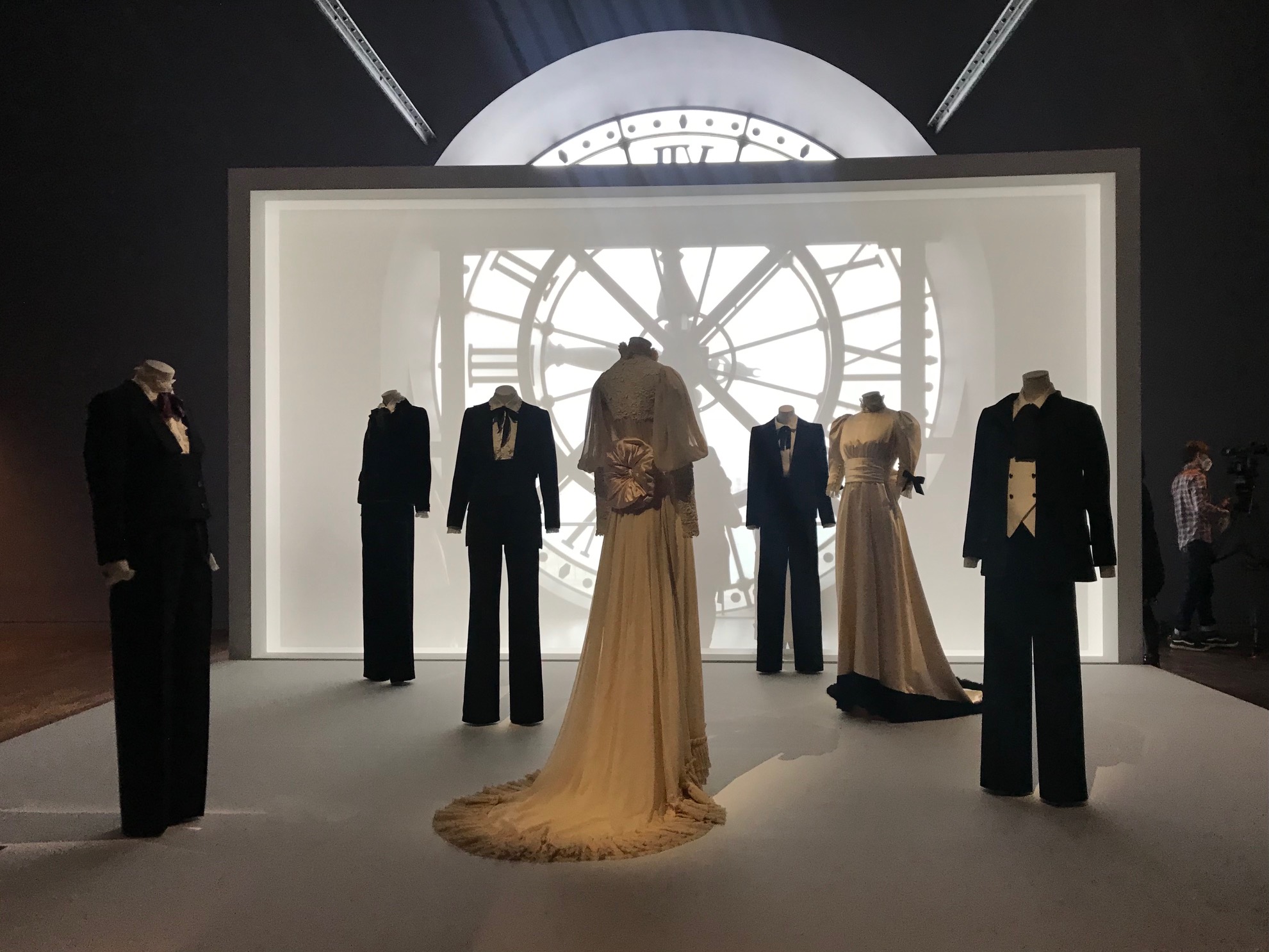 パリ最新情報「イヴ・サンローランの展覧会がパリの６美術館で同時開催」