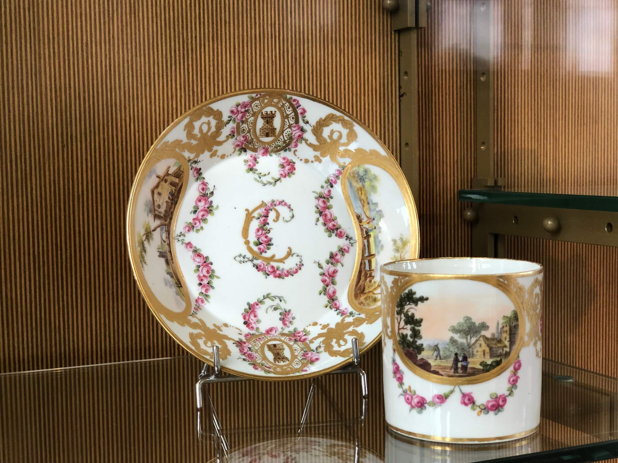 パリ最新情報「フランスのテーブルウェアを彩る、美しい陶磁器」