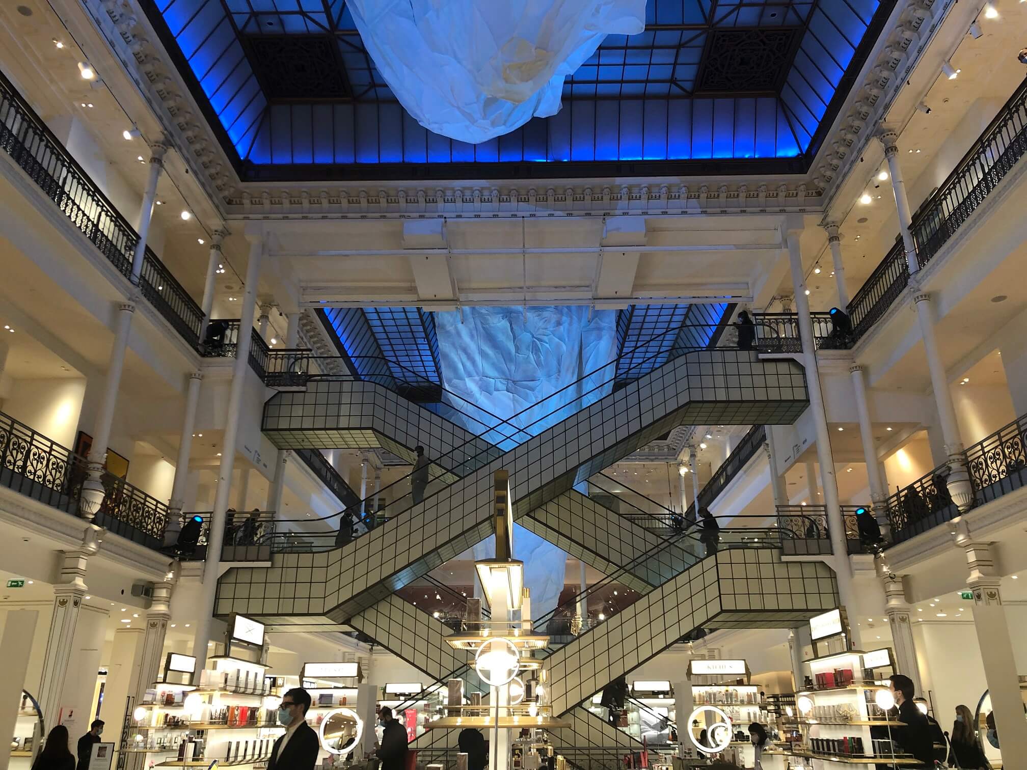 パリ最新情報「世界最古のデパート『ボンマルシェ』、創立170周年を迎える」
