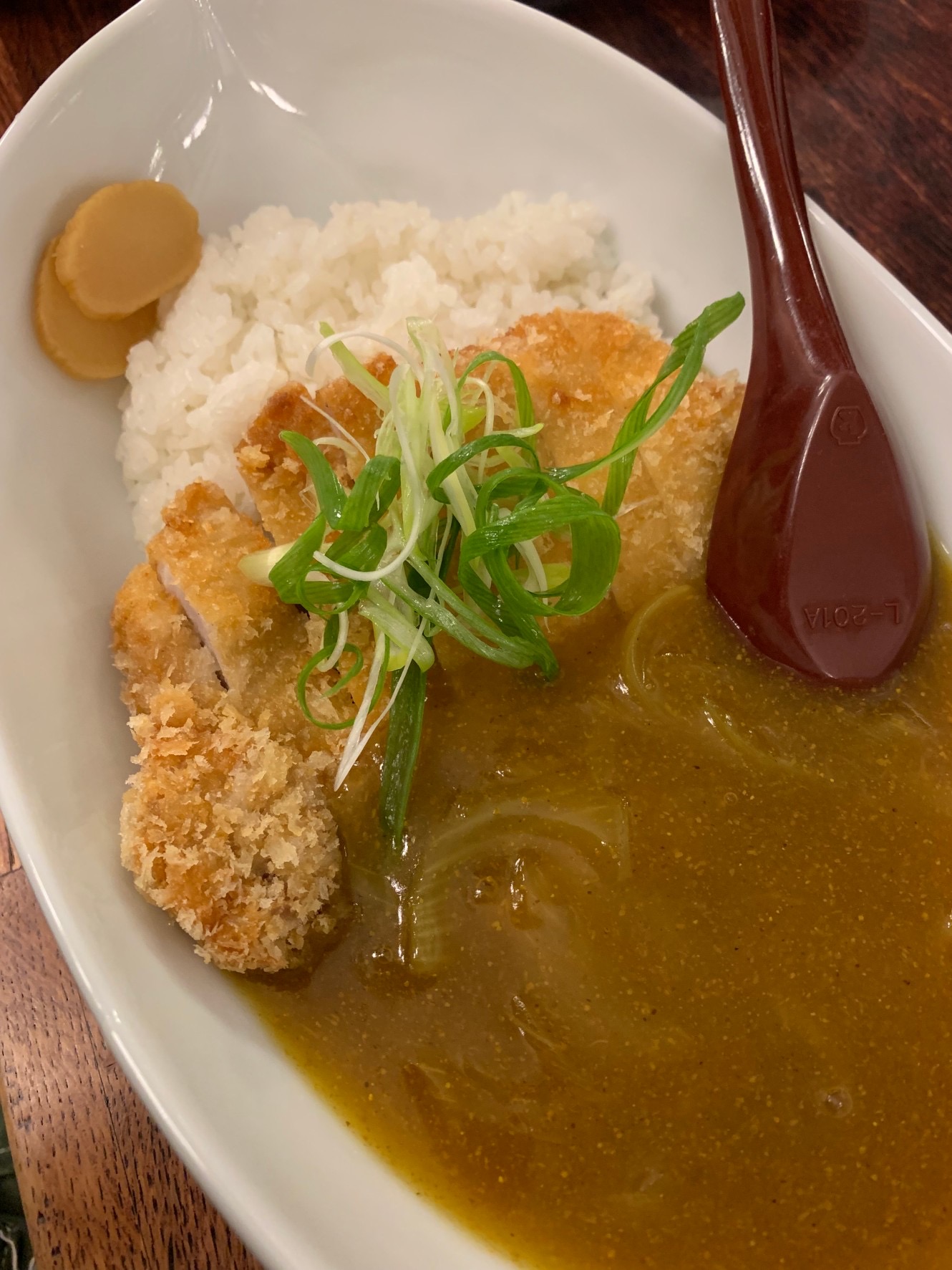 滞仏日記「息子になりすまして、食堂に忍び込もうとする三四郎。待て！」