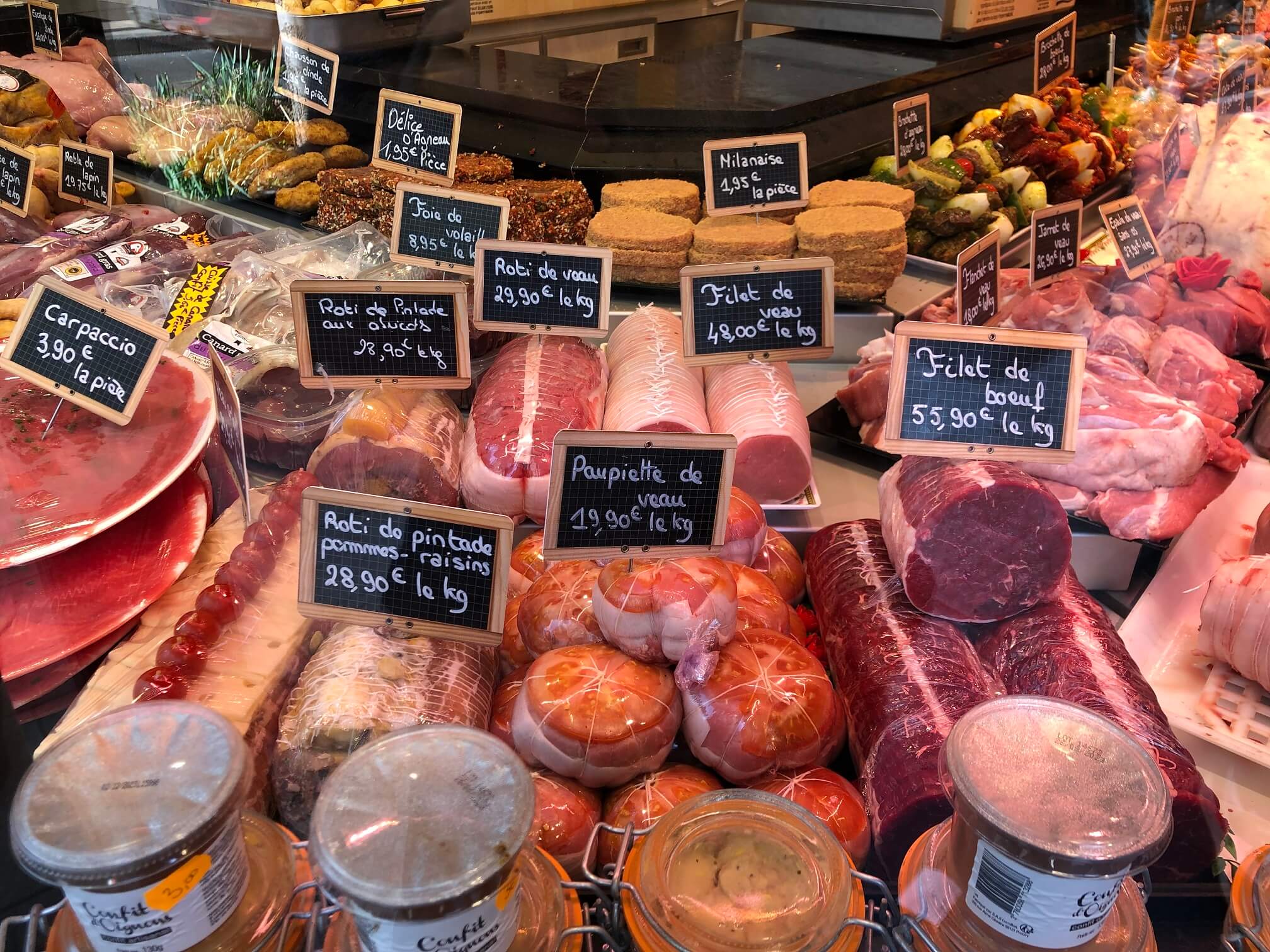パリ最新情報「フランスの食文化を支える、伝統のブッシュリー（肉屋さん）」