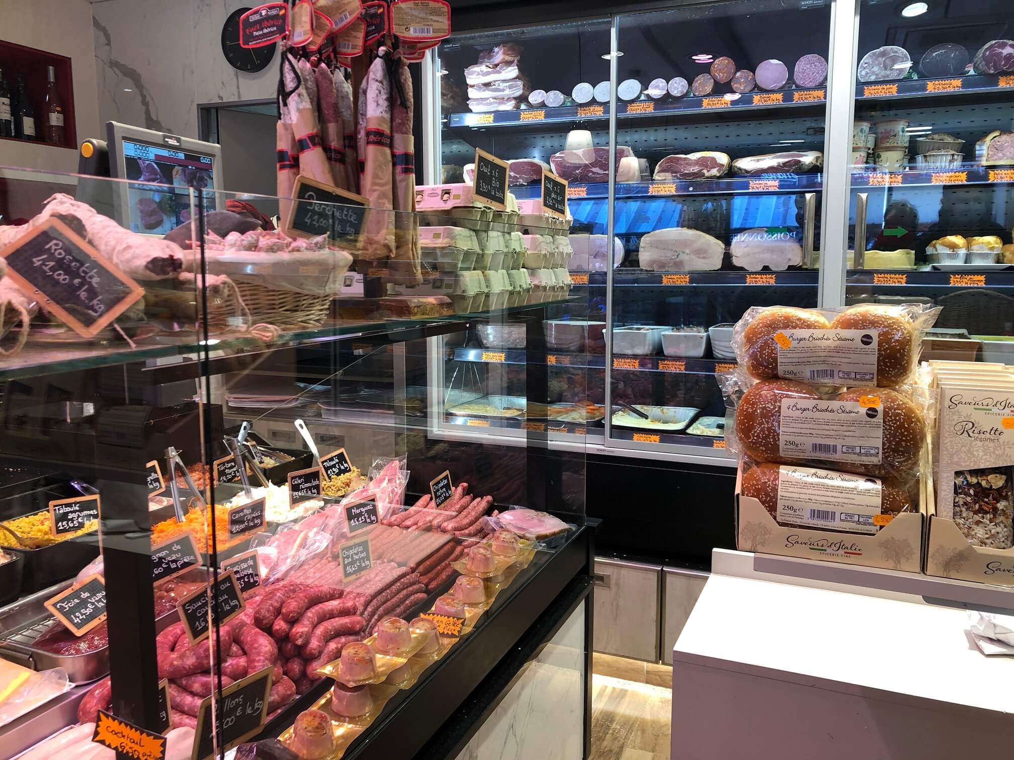 パリ最新情報「フランスの食文化を支える、伝統のブッシュリー（肉屋さん）」