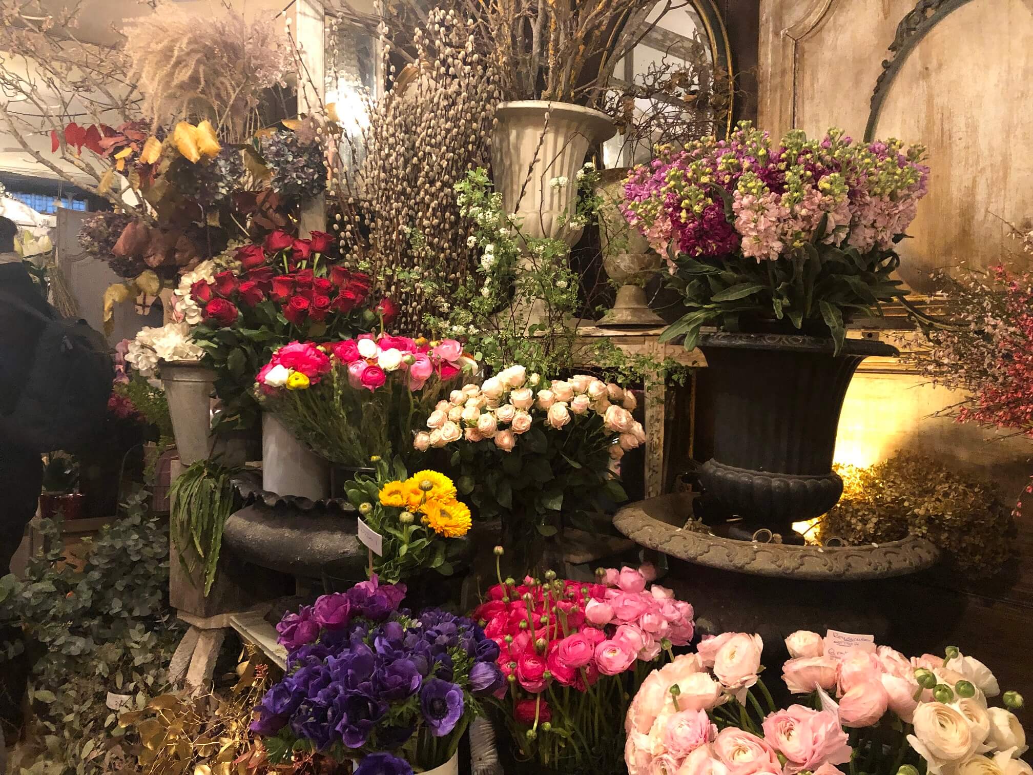 パリ最新情報「バレンタインデー間近、大忙しのパリの花屋さん事情」