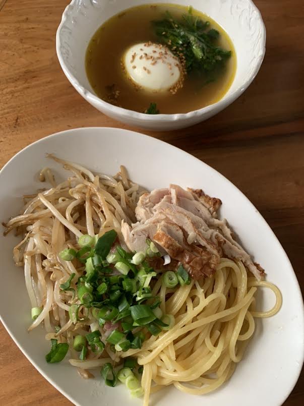 献立日記「辻飯！骨付き鳥もも肉を買って、そこからのつけ麺大魔王なのであった」