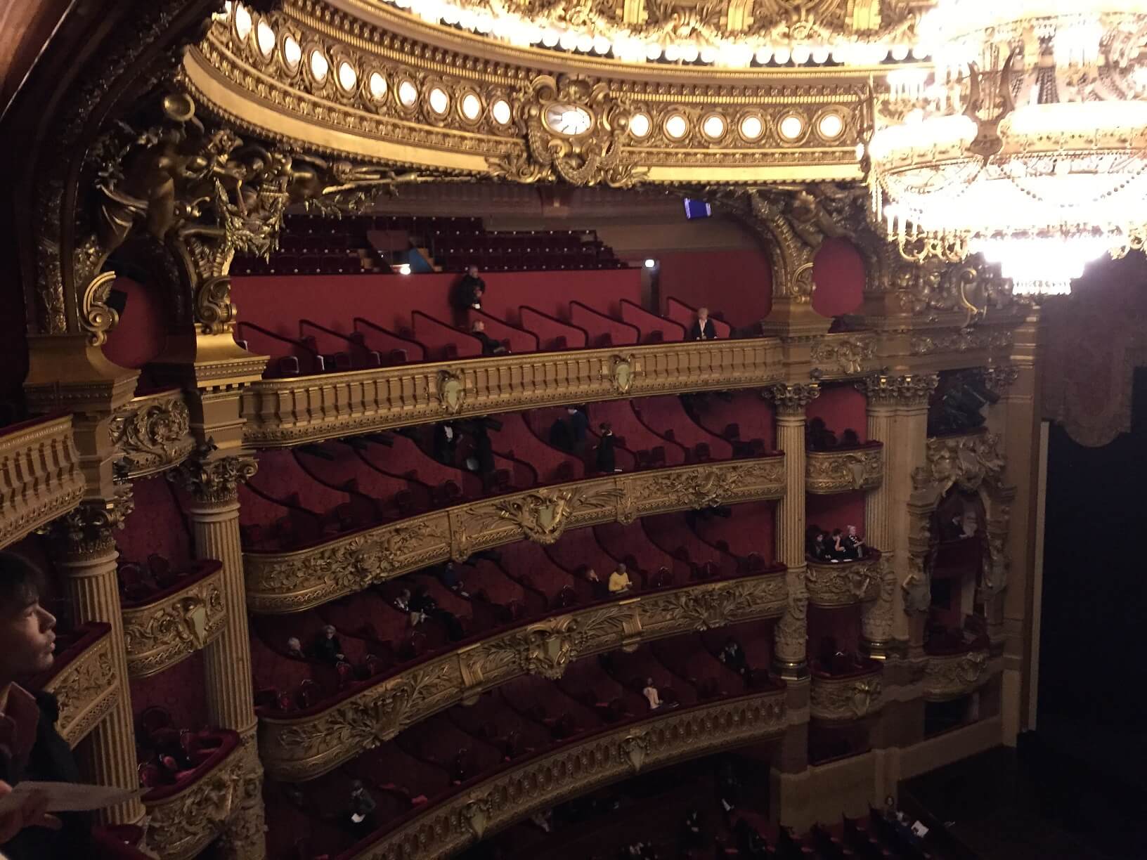 パリ最新情報「パリ・オペラ座、誕生から今日までのコラージュ」