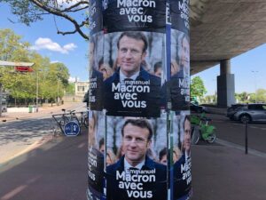 速報！パリ最新情報「注目のフランス大統領選、マクロン氏に軍配が上がる」