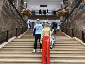 パリ最新情報「夏のセール、パリのファッション業界は大不振。天候と観光客頼みも」