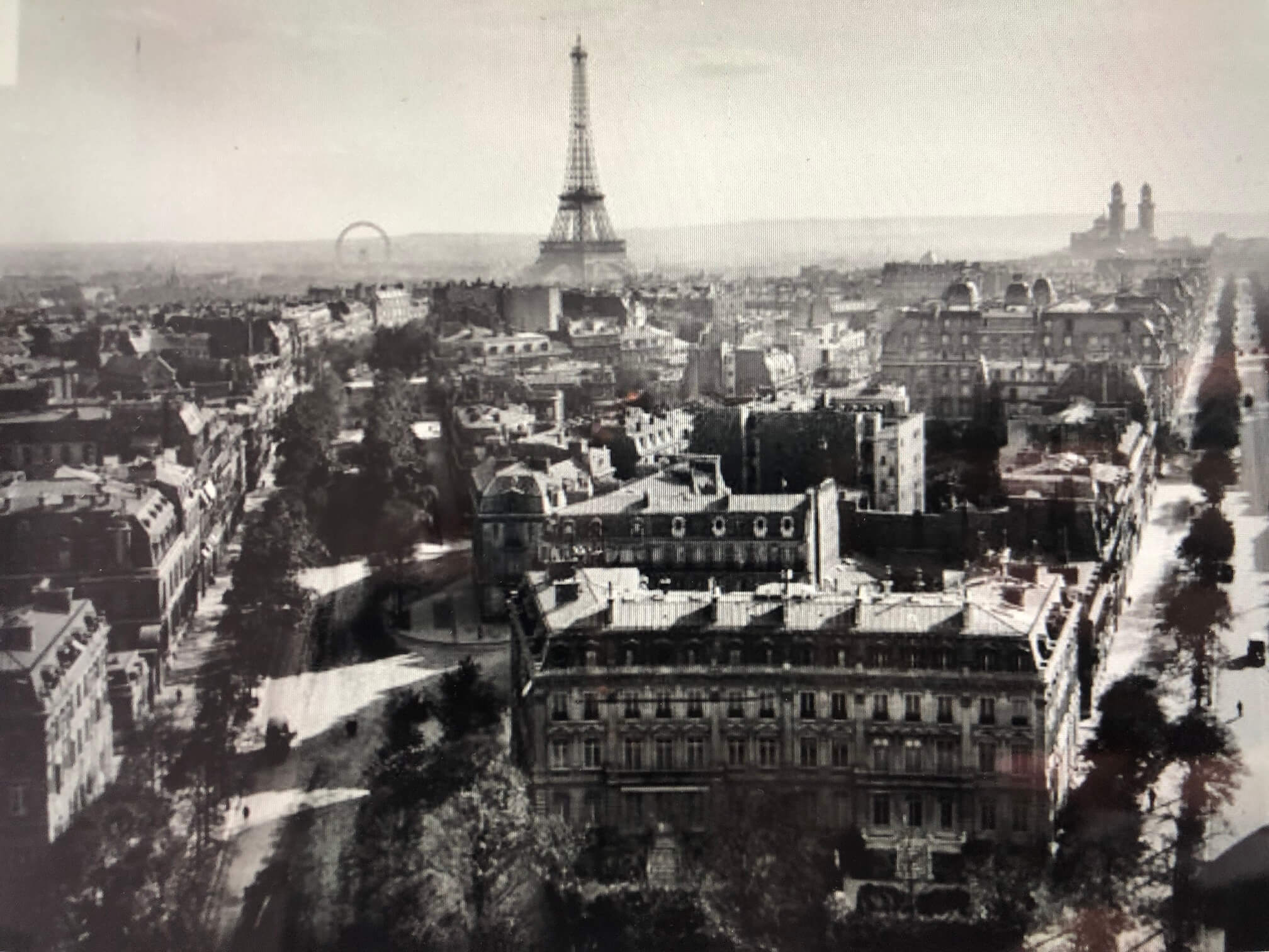 パリ最新情報「100年前のパリの写真1万点、市が無料公開へ