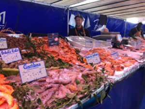 日本とこんなに違う、フランスのマルシェ・お魚屋さん編