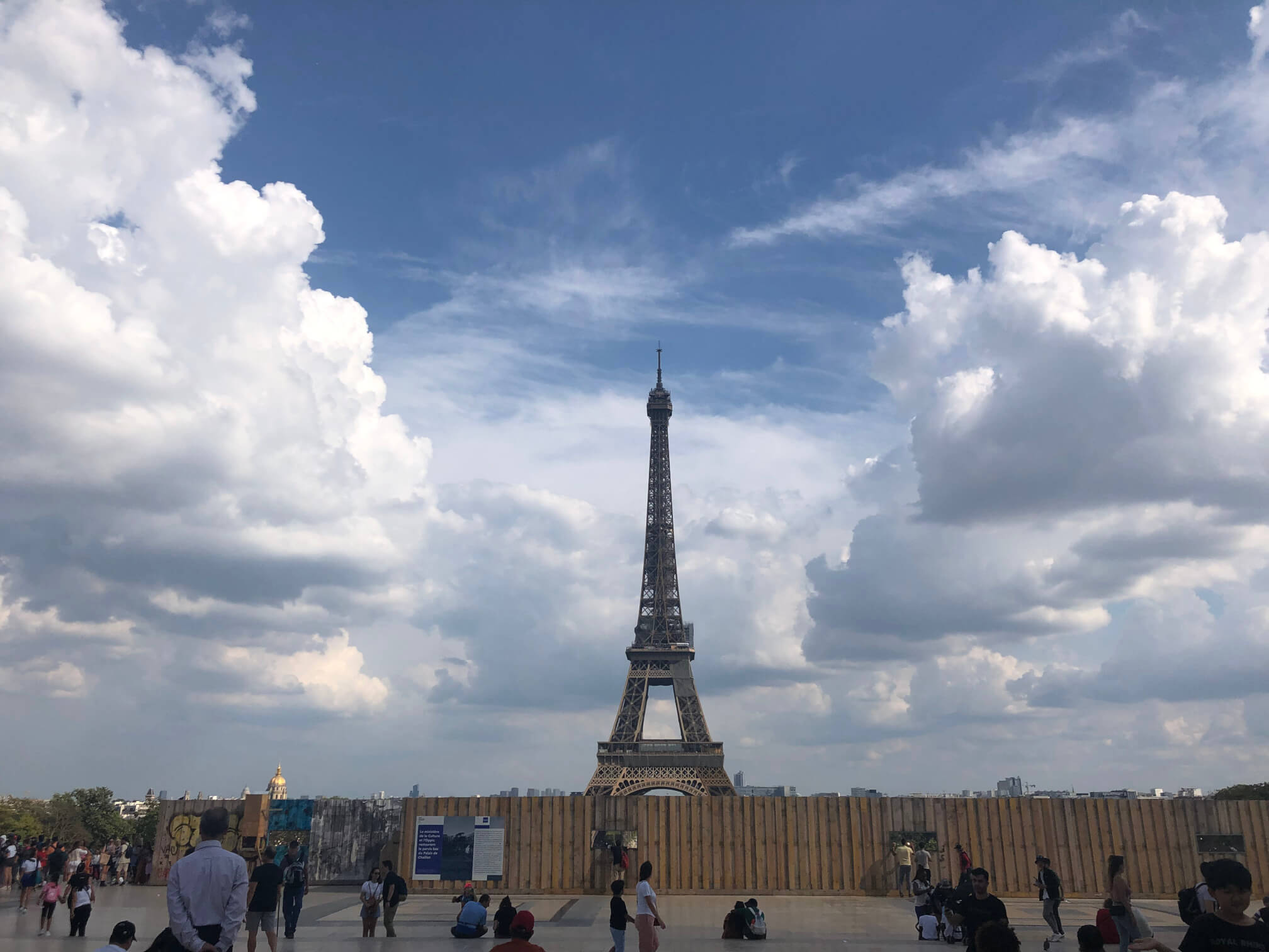 パリ最新情報「パリ市、象徴的なモニュメントの消灯時間を相次いで繰り上げへ」