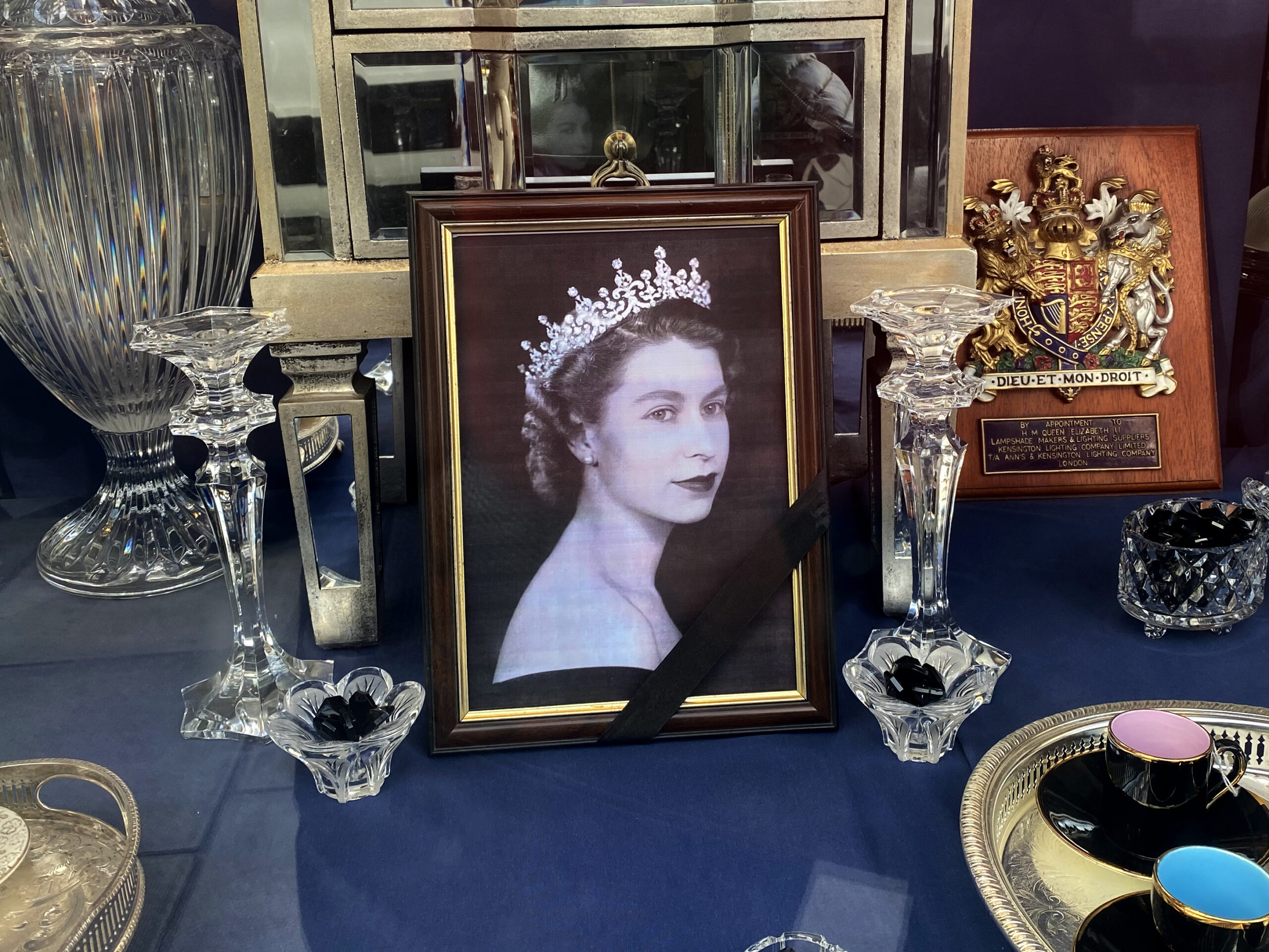 ロンドン最新情報「エリザベス女王の国葬に向けた英国民の強い絆」