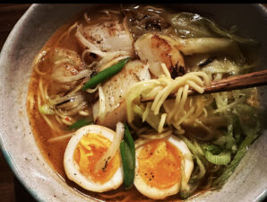 退屈日記「この味噌ラーメンが美味いのだ。フランスの田舎ですする日本の味」