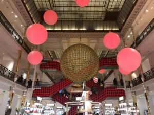 パリ最新情報「今年も一足早くお届け！パリのクリスマス風景2022」