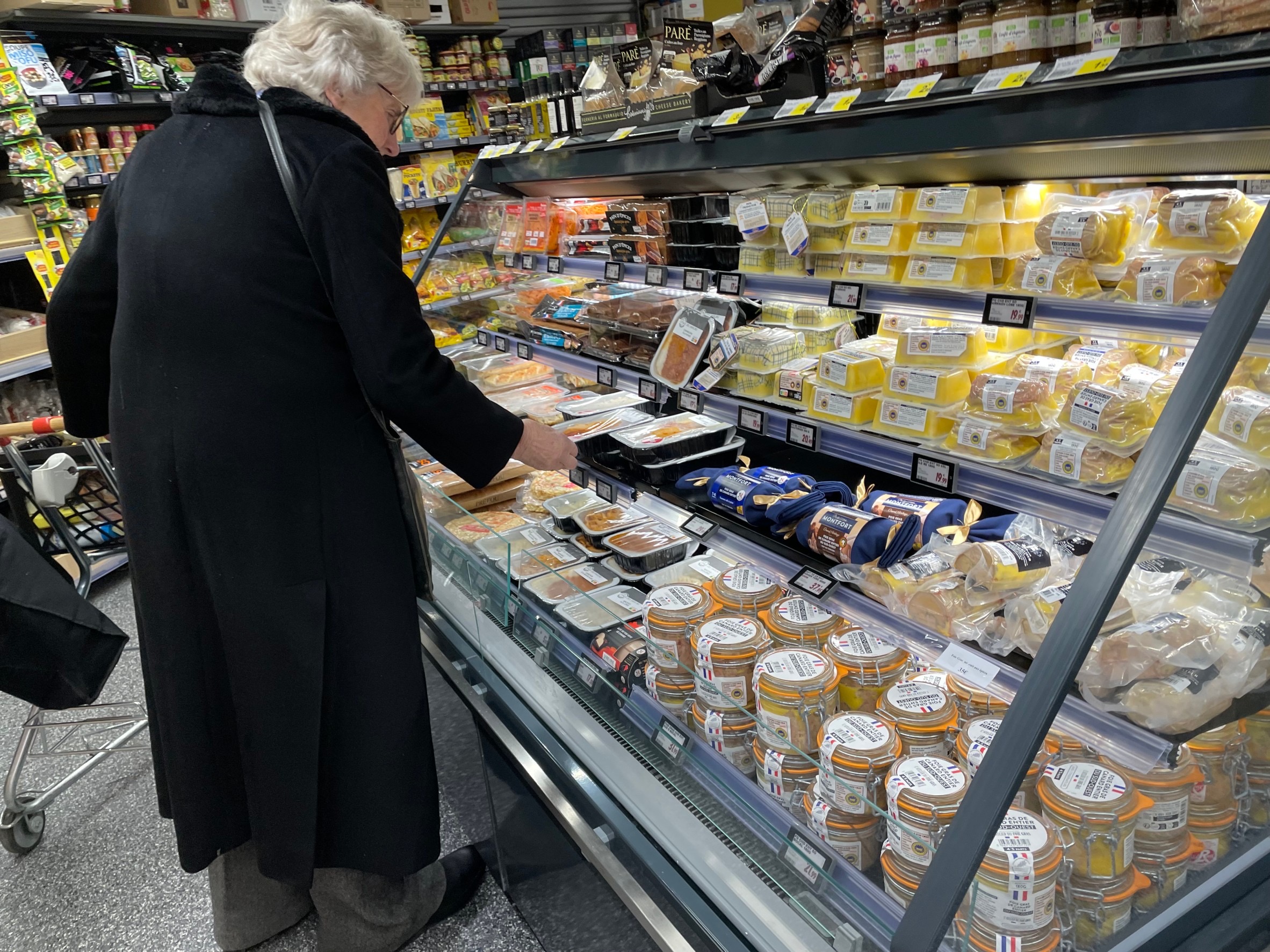 滞仏日記「ご覧あれ、スーパーのクリスマス食品の充実ぶりが素晴らしい！」