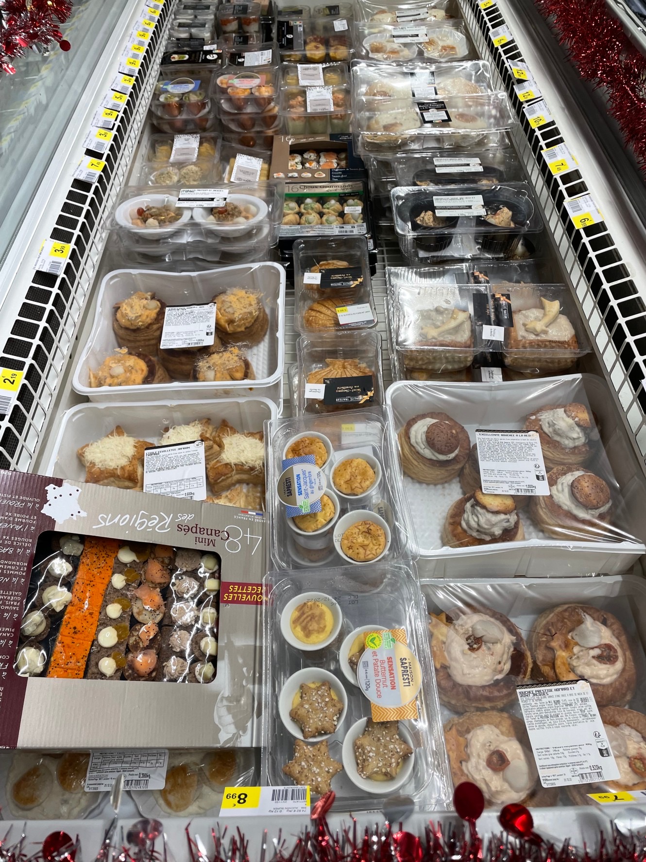 滞仏日記「ご覧あれ、スーパーのクリスマス食品の充実ぶりが素晴らしい！」