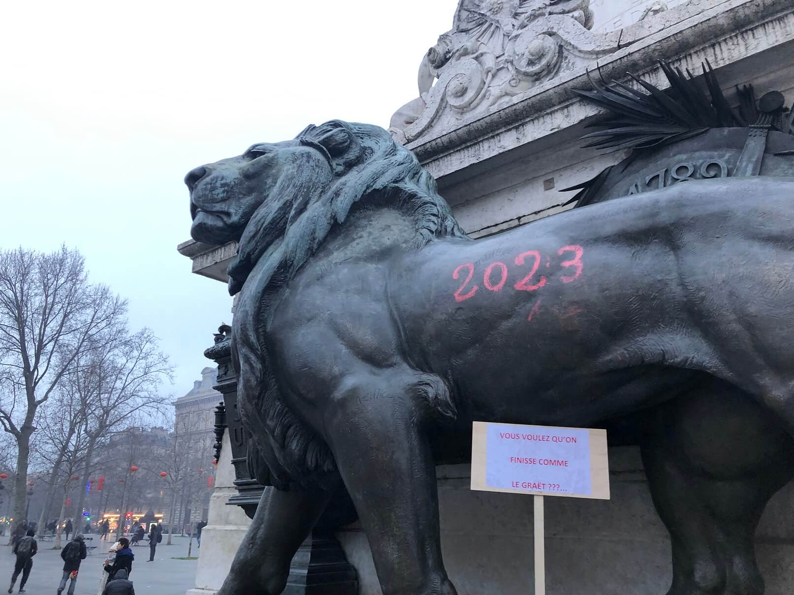 パリ最新情報「仏年金改革案：フランス国民の怒れる声。デモ参加者の数は近年で最大に」