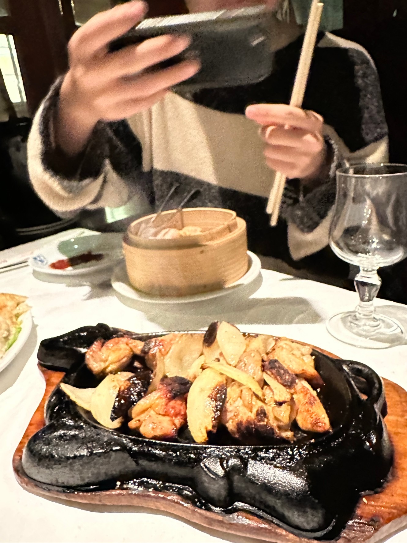 滞仏日記「息子と語り合ってきた辻家の食堂が閉店した。辻父子、最後の夕食会」