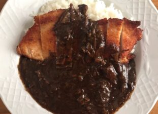 毎日が勝負飯、黒カツカレー